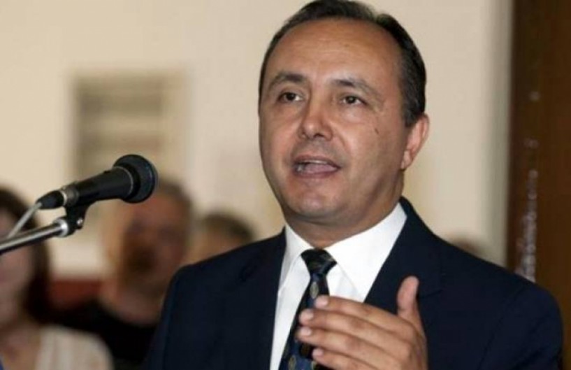 Επιλογή γνώσης και τιμής από τον πρώην υπουργό