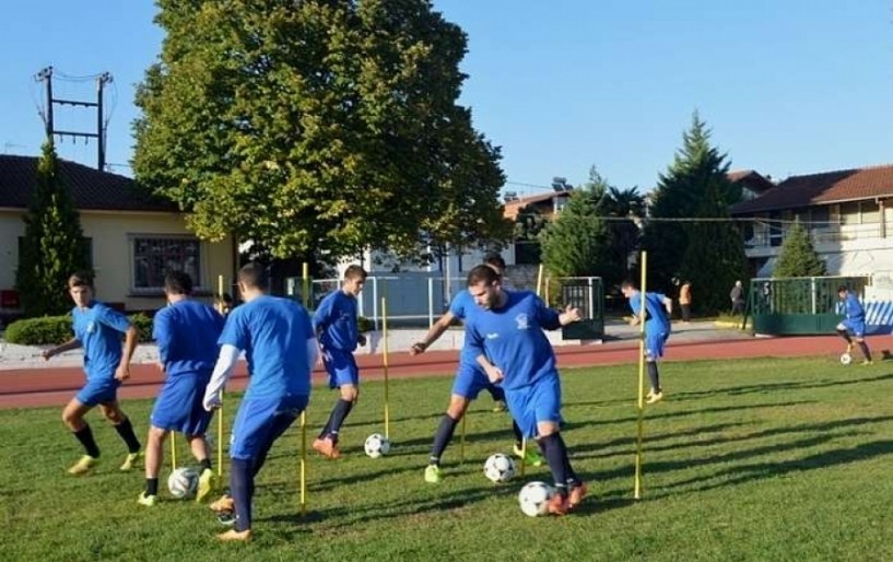 Στην διάθεση του προπονητού και τα δύο νέα αποκτήματα της Νάουσας. Με τον Απόλλωνα  Παραλιμνίου  κληρώθηκε στο Κύπελλο