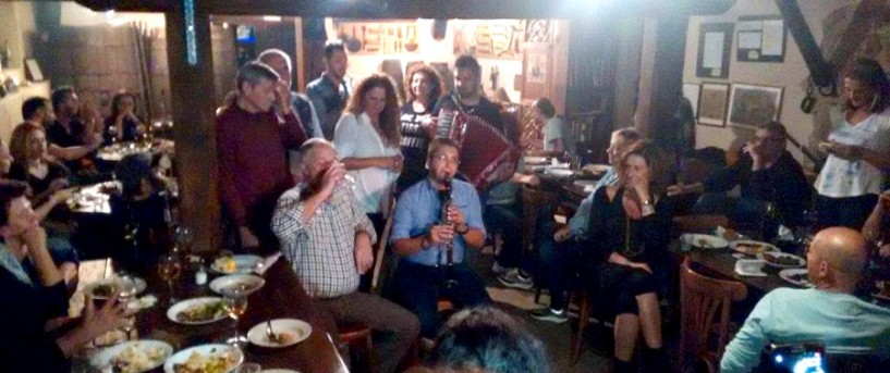 Γαλάνη, Νέγκα και Τσαλιγοπούλου σε βραδιά γλεντιού και παράδοσης στην Κάβα Δαλαμάρα. Βίντεο