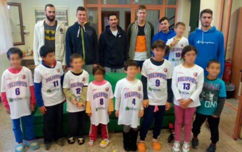 Επίσκεψη της ομάδας μπάσκετ του Φιλίππου στην ΄Πρωτοβουλία  για το Παιδί΄
