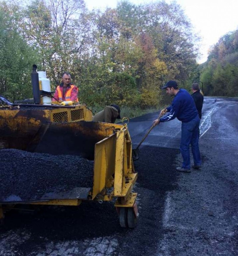 Οι ασφαλτοστρώσεις στον δρόμο για τα 3-5 Πηγάδια και... ο Νώε!