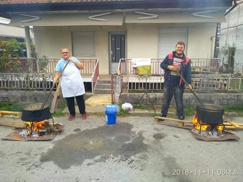 Ετοιμάζονται στο Μακροχώρι για τη γουρουνοχαρά