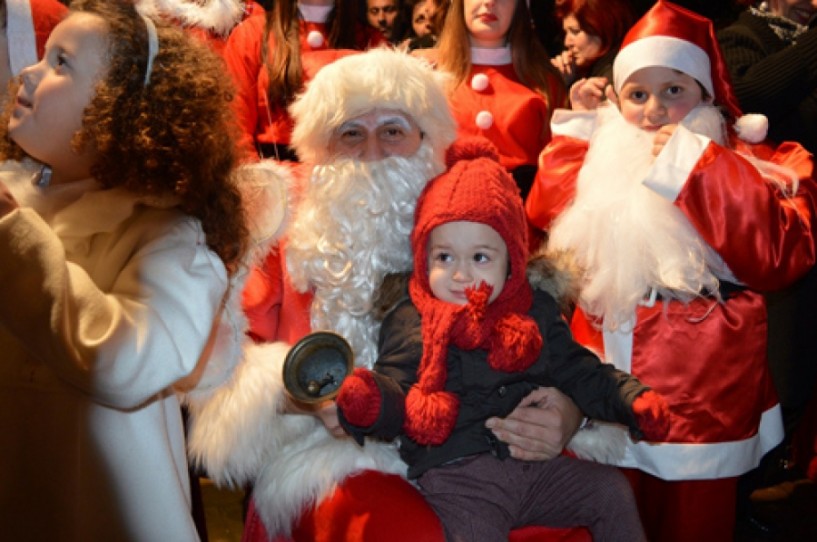 Ημέρες γιορτών στον Δήμο Νάουσας. Όλο το πρόγραμμα των χριστουγεννιάτικων εκδηλώσεων δήμου, συλλόγων και σχολείων