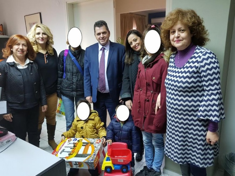 Παιχνίδια σε παιδιά κοινωνικά ευπαθών ομάδων από ανώνυμο δωρητή μέσω Διεύθυνσης Υγείας