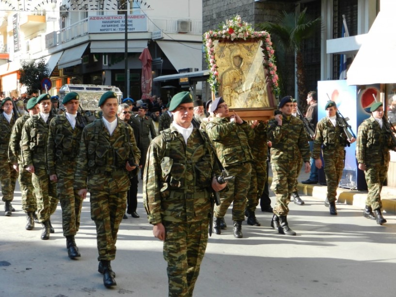 Απαγορεύεται αύριο η στάση και στάθμευση στους δρόμους που θα περάσει η πομπή για τα Θεφάνεια