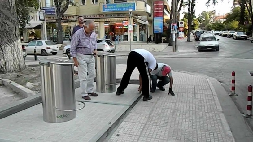 Πιλοτική τοποθέτηση υπόγειων κάδων στο κέντρο της Νάουσας. Το έργο ξεκινά με τη βελτίωση του καιρού