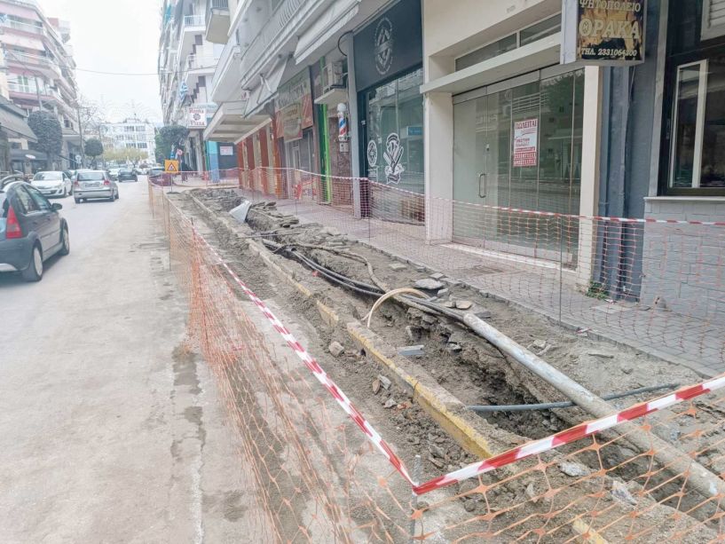 Αγωνία των καταστηματαρχών της Βέροιας για τα «σκαψίματα» μπροστά στα μαγαζιά τους