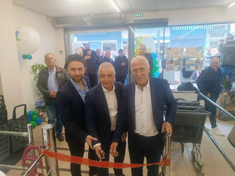 Ο υφυπουργός Ανάπτυξης Λάζαρος Τσαβδαρίδης έκοψε την κορδέλα του νέου Green Market του Χάρη και Τίμου Αρβανιτίδη στη Βέροια (ΒΙΝΤΕΟ)