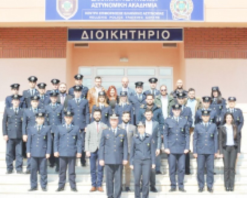 Πιστοποιητικά σπουδών σε 33 Αρχιφύλακες