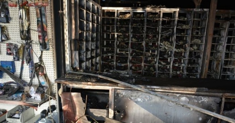 Μεγάλες υλικές ζημιές από φωτιά σε επιχείρηση στην Αλεξάνδρεια