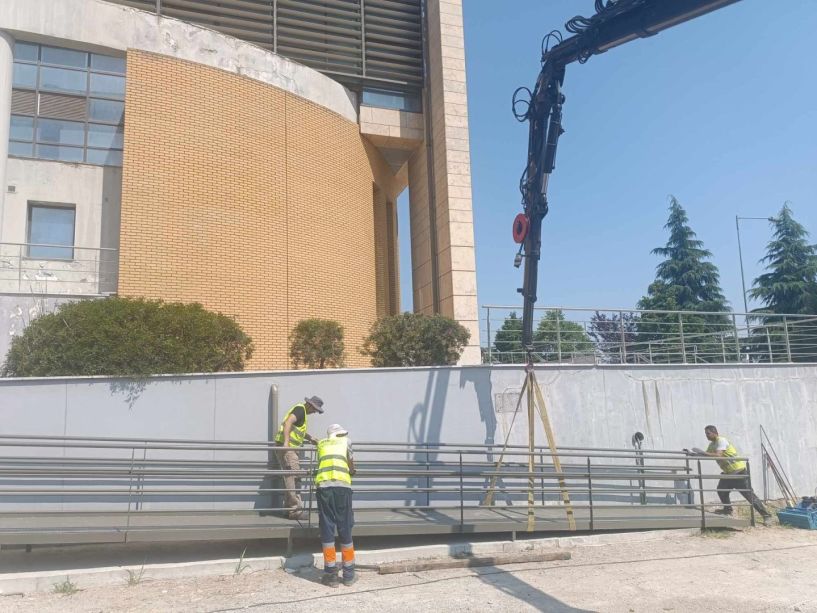Δωρεά του εργολάβου του νέου Διοικητηρίου η ράμπα στο Δικαστικό Μέγαρο Βέροιας