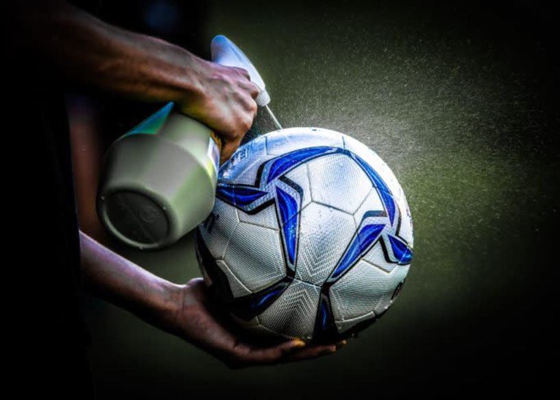 Super League: Αλλαγή στο υγειονομικό πρωτόκολλο, στα πέντε κρούσματα αναβολή αγώνα