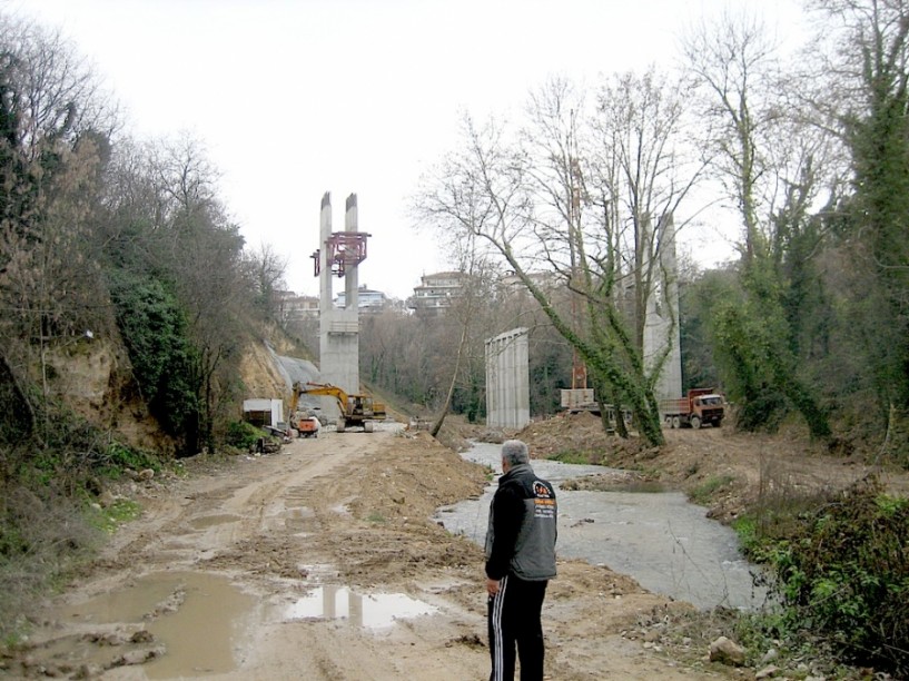 «Της Άρτας το γιοφύρι»... συγνώμη «Γέφυρα των αδελφών Κούσιου» *Του Γιάννη Τσιαμήτρου