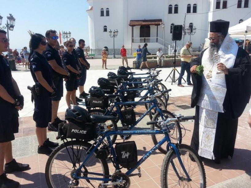 Με ηλεκτροκίνητα ποδήλατα και βερμούδα κατά της εγκληματικότητας