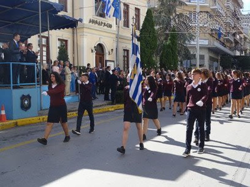 Πραγματοποιήθηκε η παρέλαση για την 28η Οκτωβρίου στην Βέροια (Δείτε φωτογραφίες)