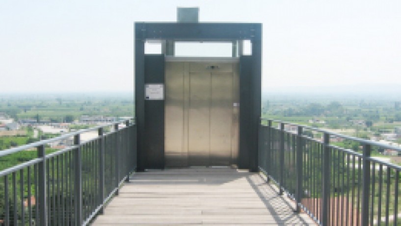 Εκτός λειτουργίας, λόγω βανδαλισμών,  το ασανσέρ στο πάρκο της Εληάς