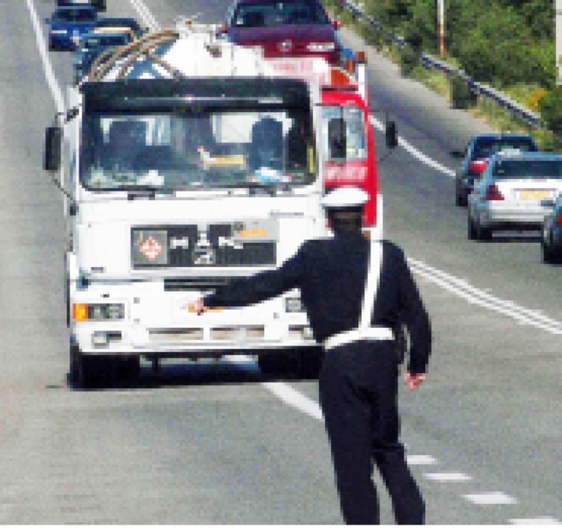 Αυξημένα μέτρα Τροχαίας στο οδικό δίκτυο  για την Πρωτομαγιά και απαγόρευση κυκλοφορίας φορτηγών άνω των 3,5 τόνων