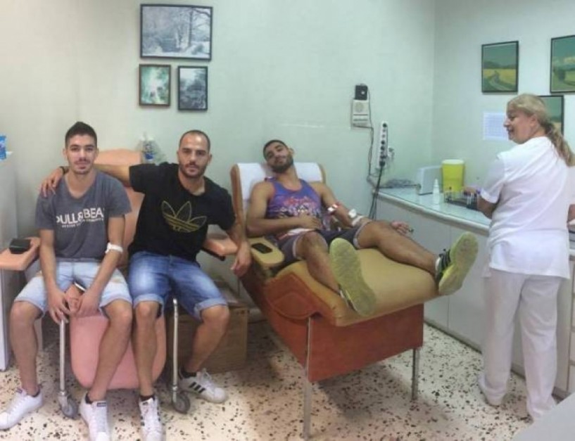 Ποδοσφαιριστές της Νάουσας έδωσαν αίμα για τη 18χρονη