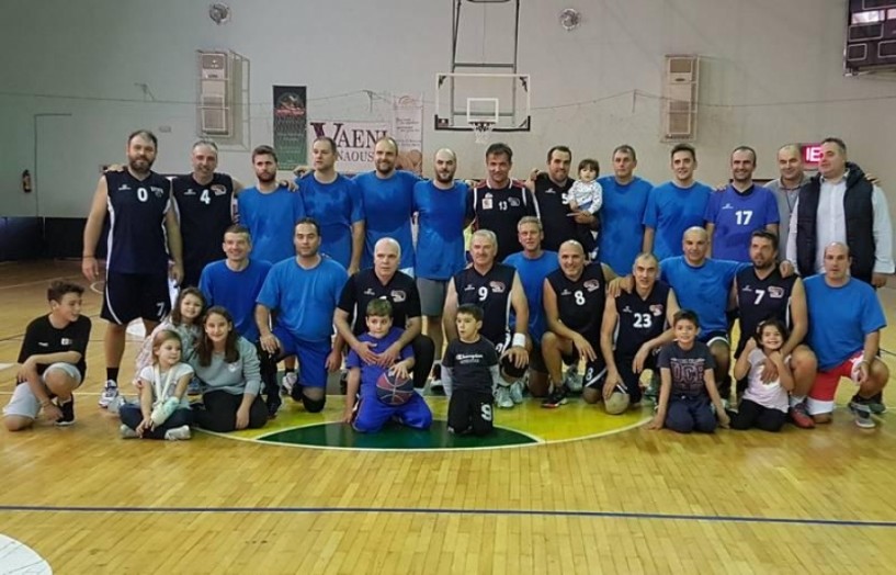Σε φιλικό αγώνα παλαιμάχων στο μπάσκετ οι Παλαίμαχοι Βέροιας κέρδισαν τη Νάουσα με 69-65 στην παράταση (60-60)