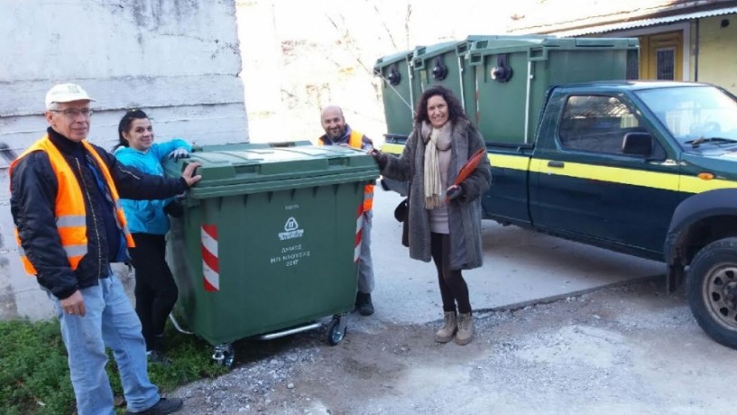 Ξεκίνησε και ολοκληρώνεται σε δέκα μέρες η τοποθέτηση των κάδων στην πόλη της Νάουσας