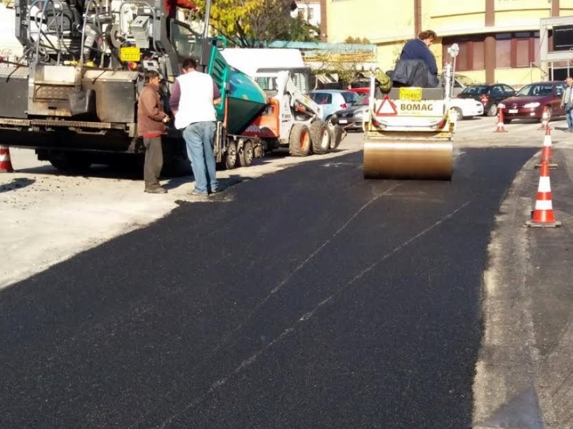 Άσφαλτος σε επιβαρυμένα σημεία του οδικού δικτύου της Βέροιας