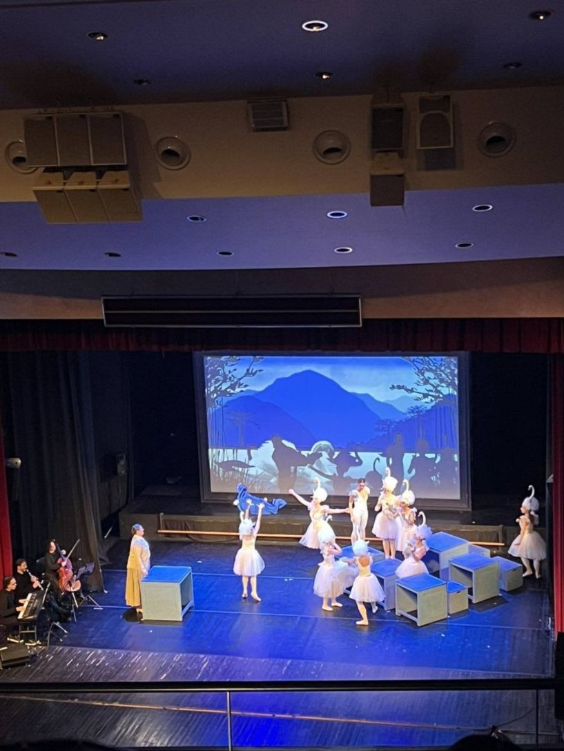 Οι ωφελούμενοι του Κέντρου Υποστήριξης για τον Αυτισμό Ν.Ημαθίας ΜΑμΑ στη μουσικοχορευτική παράσταση “Ιζαντόρα Ντακ” της Εθνικής Λυρικής Σκηνής