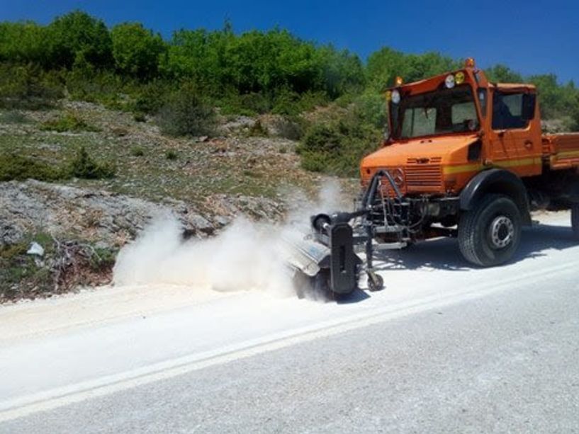  Ξεκίνησαν οι  παρεμβάσεις στον Επαρχιακό δρόμο Βέροιας - Σελίου από το  συνεργείο της Περιφέρειας Hμαθίας