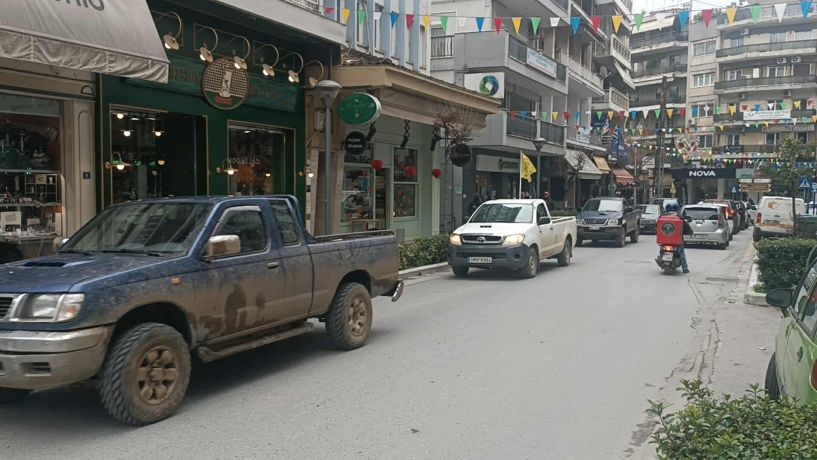 Ενωτική Ομοσπονδία Αγροτικών Συλλόγων Ημαθίας: Πορεία διαμαρτυρίας με αγροτικά στο κέντρο της Βέροιας