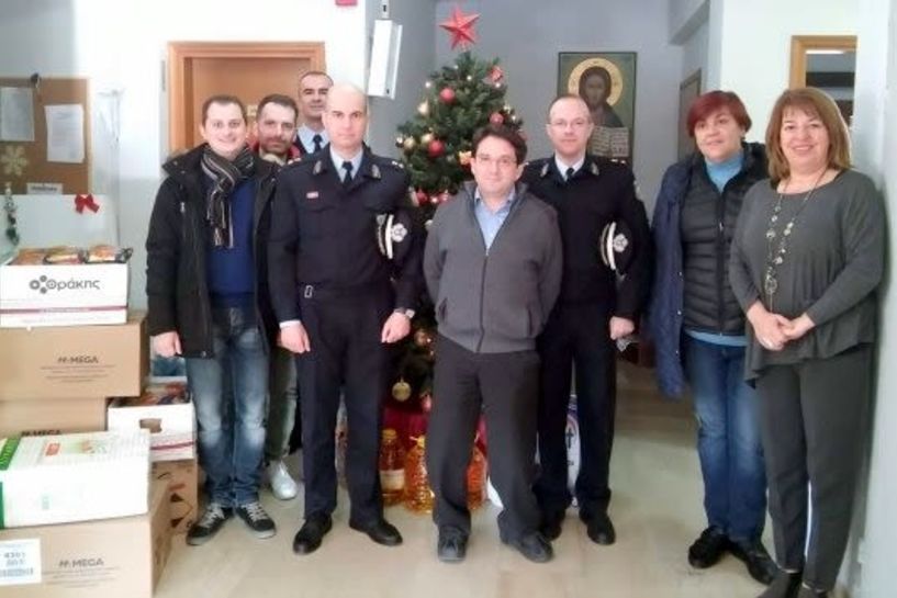 Επίσκεψη των Αστυνομικών της Νάουσας στο Γηροκομείο
