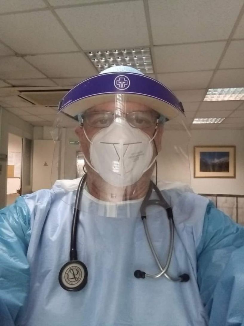 Γιατρός προ(σ)καλεί τους αρνητές μάσκες: ''Ελάτε μαζί μου στο νοσοκομείο χωρίς μάσκα'' (ΦΩΤΟ)