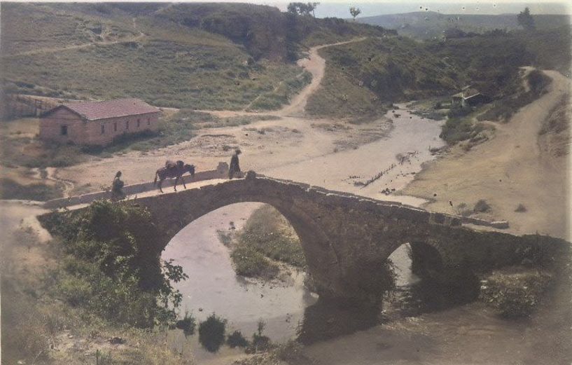 ΜεΜιαΜατια Η γέφυρα του Σταυρού, παλαιότερα και γέφυρα του Χατζηκάβουρα
