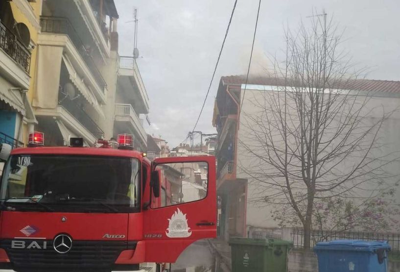 Δυο πυροσβεστικές παρεμβάσεις την ίδια ώρα χθες στη Βέροια (Φωτό + Βίντεο)