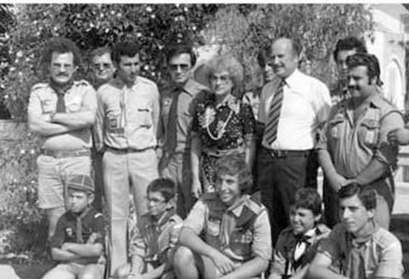 Οι πρόσκοποι της Βέροιας στο Προεδρικό Μέγαρο Κύπρου με την αείμνηστη Ερασμία Κυπριανού *Tου Δημήτρη Τόλιου