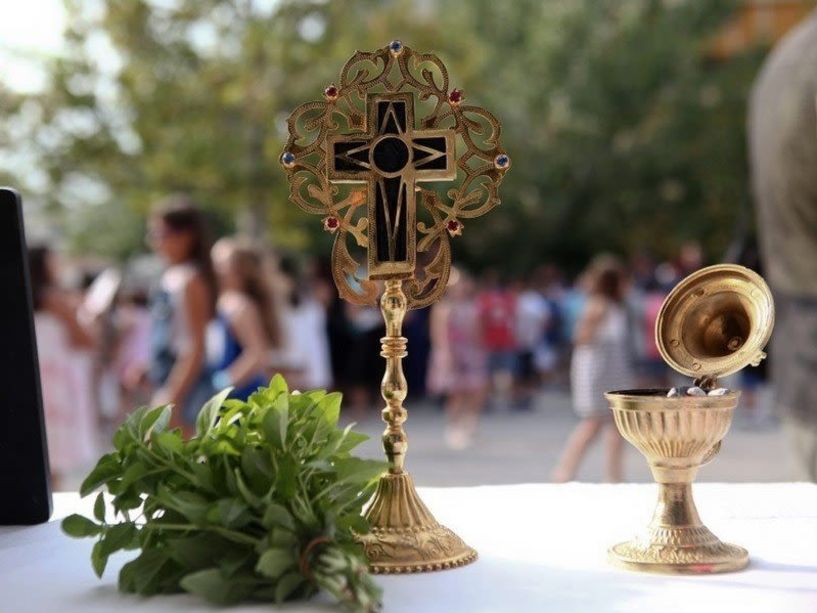Πρώτο κουδούνι σήμερα με αλλαγές  και έντονες διαμαρτυρίες για τις συγχωνεύσεις -Αντιδράσεις εκπαιδευτικών του 1ου Γυμνασίου Βέροιας, των Γονέων του 4ου Γυμνασίου και της Ένωσης Γονέων και Κηδεμόνων