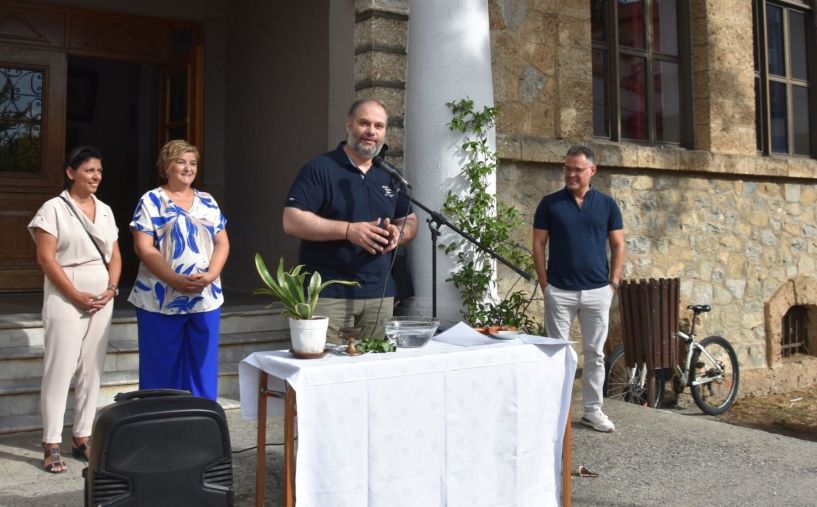 Στον αγιασμό στο 1ο Λάππειο Γυμνάσιο ο Δήμαρχος Νάουσας για τη νέα σχολική χρονιά