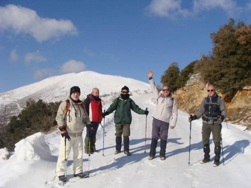 Πορεία στο χιόνι: Με τους Ορειβάτες Βέροιας στην κορυφή Αγκάθι, στο Βέρμιο