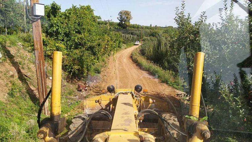 Εργασίες καθαρισμού και έργα συντήρησης αγροτικών οδών από τα συνεργεία του Δήμου Νάουσας