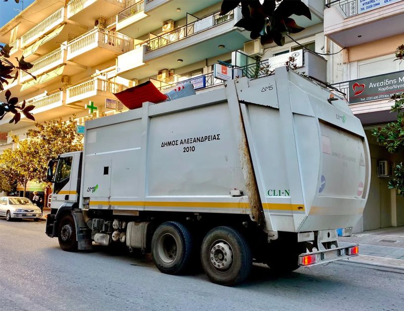 Δυσκολίες στην αποκομιδή των απορριμμάτων κατά τις Άγιες μέρες του Πάσχα και του εορτασμού της Εργατικής Πρωτομαγιάς