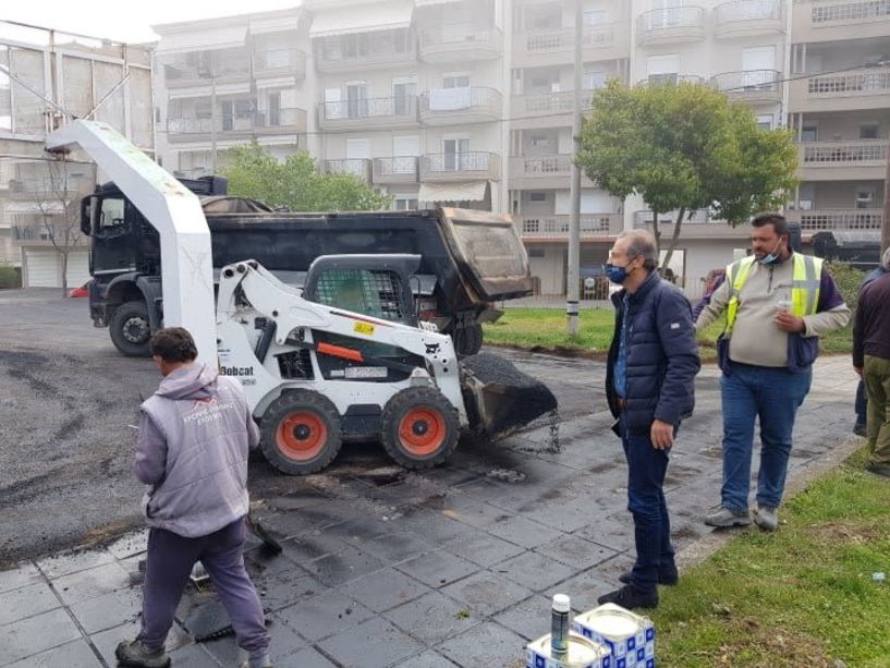 Σε εξέλιξη εργασίες ανακατασκευής των γηπέδων μπάσκετ στη Βίλα Βικέλα (Εικόνες)