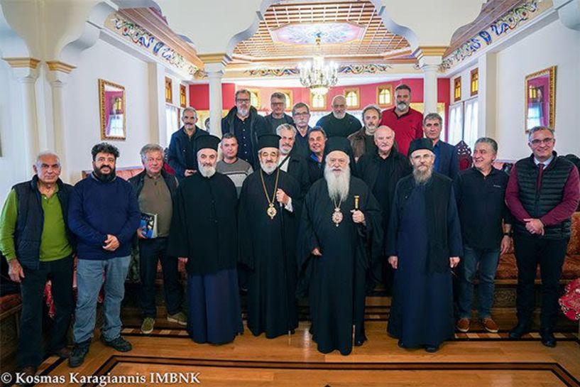 Αρχιερατικό Συλλείτουργο στην Παναγία Δοβρά για τη Σύναξη των αποφοίτων της Αθωνιάδος Σχολής (ΒΙΝΤΕΟ)
