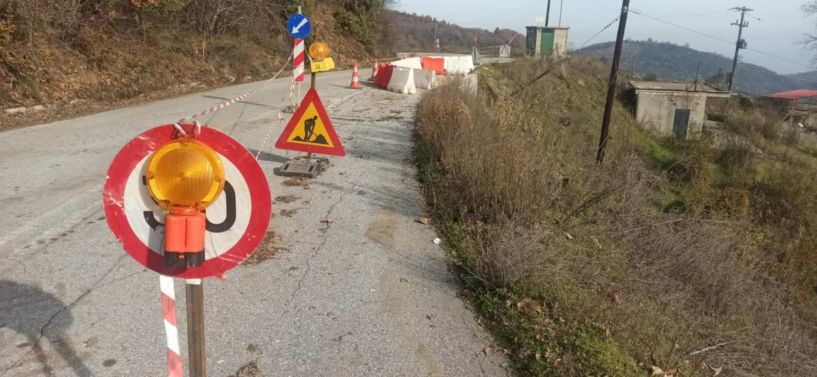Αποκατάσταση κατολίσθησης στον δρόμο Νάουσας – Αρκουδοχωρίου από συνεργείο του Δήμου 