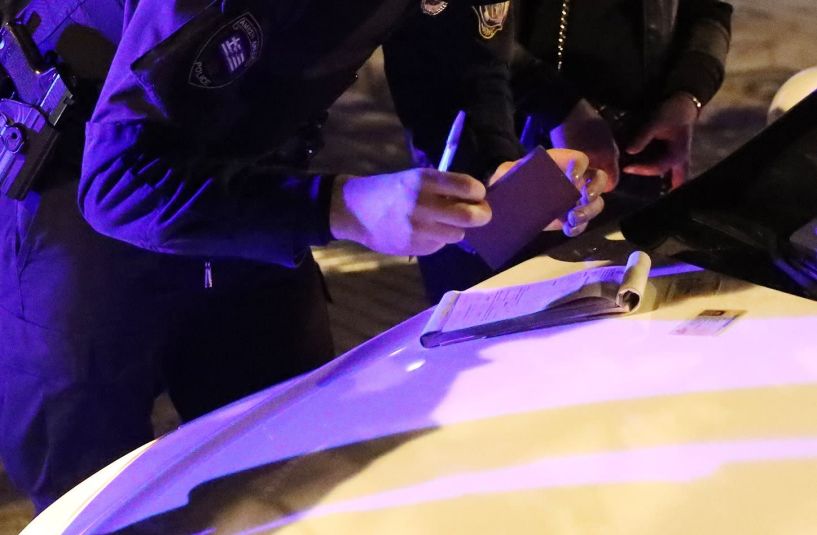 Αχαΐα: Αστυνομικός έκοψε πρόστιμο σε αστυνομικό γιατί δε φορούσε μάσκα