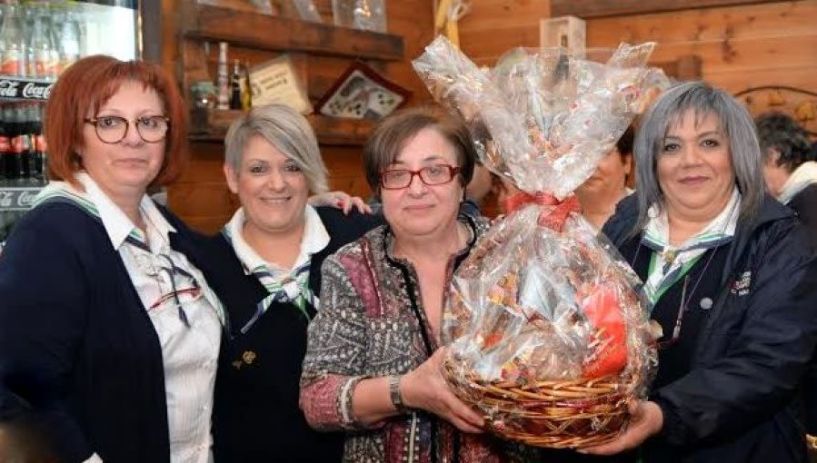 Γλύκαναν και ευχαρίστησαν τον κόσμο τους τα κορίτσια του ΣΕΟ
