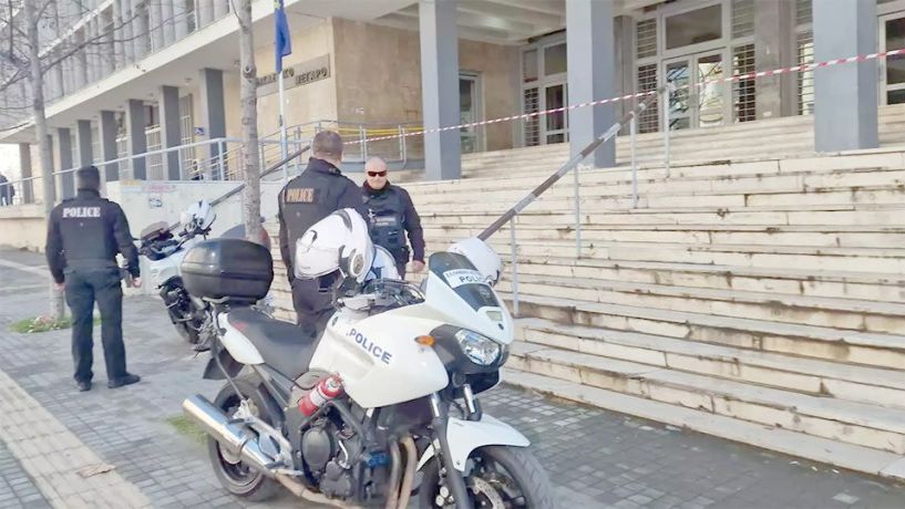 Θεσσαλονίκη: Βόμβα είχε μέσα ο φάκελος στα δικαστήρια – Ήταν για την πρόεδρο Εφετών