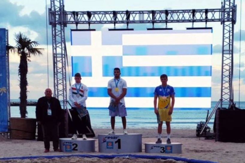 Παγκόσμιος πρωταθλητής ο Άγγελος Αποστολίδης του Ημαθίωνα Αλεξάνδρειας στην πάλη στην άμμο. 