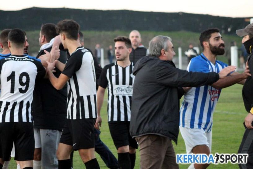 Α' ΕΠΣΗ: Επεισοδιακό το ντέρμπι - Ισοφάρισε η Αγκαθιά την Νάουσα με πέναλτι στις καθυστερήσεις..