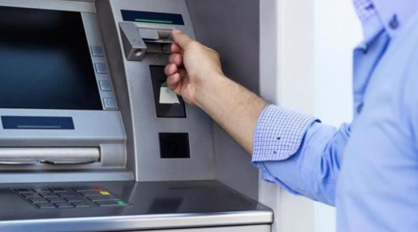 Capital controls:  Προς πλήρη άρση οι περιορισμοί στις αναλήψεις μετρητών