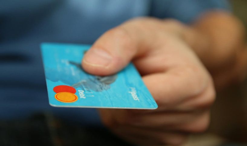 Προπληρωμένη κάρτα: Λήγει στις 15 Ιουνίου η προθεσμία  για την απόκτησή της
