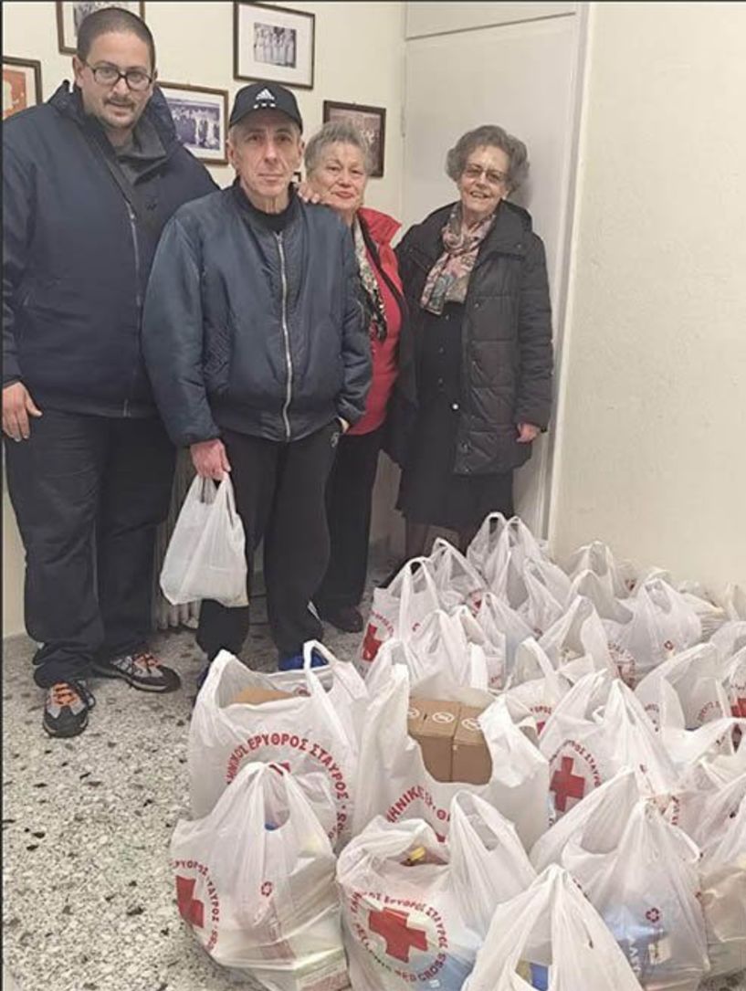 Δέματα Αγάπης  από το  Περιφερειακό  Τμήμα του  Ελληνικού  Ερυθρού Σταυρού Βέροιας