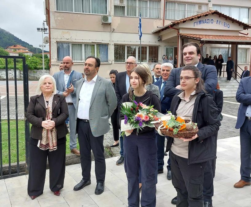Στην παρουσίαση του Ψηφιακού  Σχολείου και Ψηφιακού  Φροντιστηρίου στο Γυμνάσιο-Λύκειο Ριζωμάτων ο Δήμαρχος Βέροιας